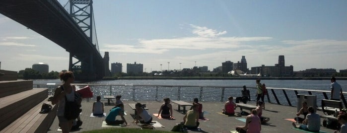 Race Street Pier is one of Frolic!.