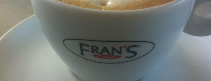 Fran's Café is one of Lazer em Villas do Atlântico.