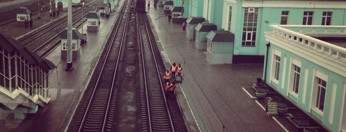 Ж/Д вокзал Омск-Пассажирский is one of Омск-Ачинск...Ачинск-Омск.