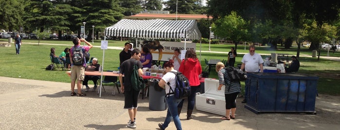 Modesto Junior College is one of Posti che sono piaciuti a Galen.