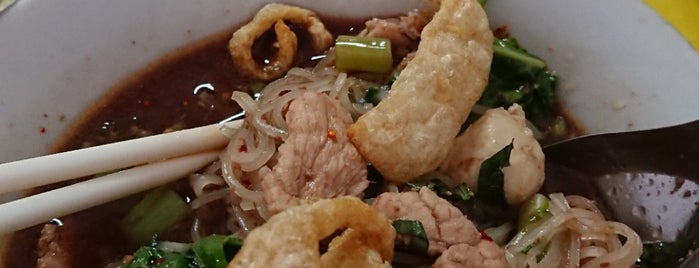 ก๋วยเตี๋ยวเรือลุงป้า is one of Chaimongkol’s Liked Places.