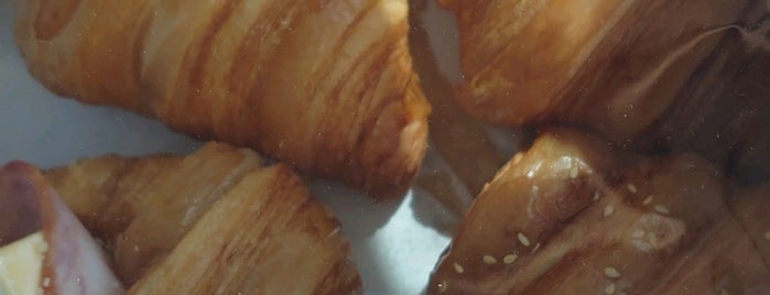 Kul Patisserie is one of Croissant List.