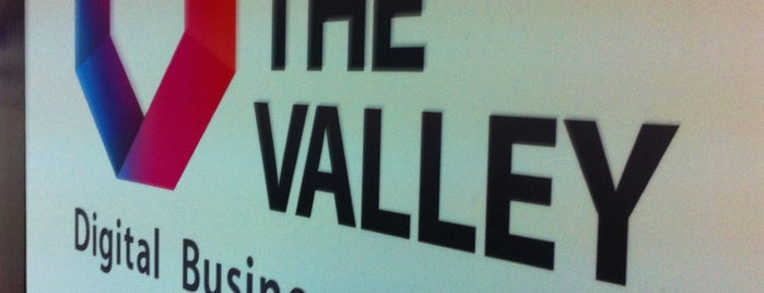 The Valley Digital Business School is one of Posti che sono piaciuti a Rubén.