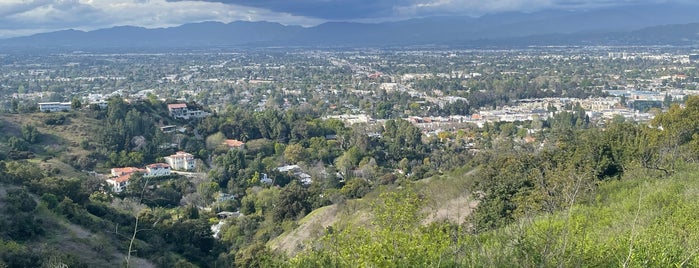 Fryman Canyon is one of 7/8 cali.