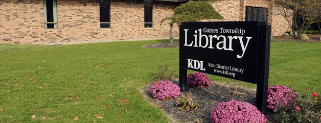 Kent District Library - Gaines Twp. Branch is one of Lieux qui ont plu à Aundrea.