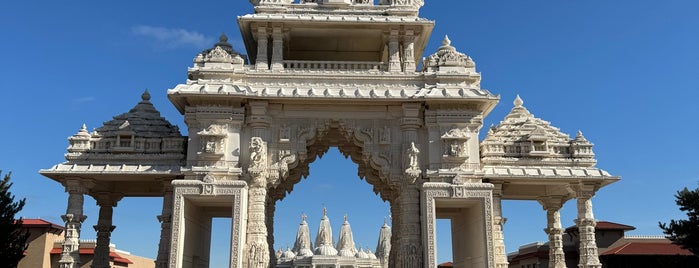 BAPS Shri Swaminarayan Mandir is one of Illinois.