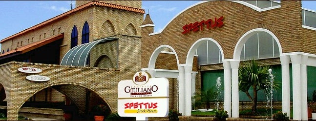 Spettus Steak House is one of Restaurantes.