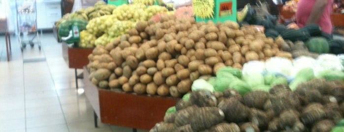 Supermercado Alvorada is one of Sta Roots.