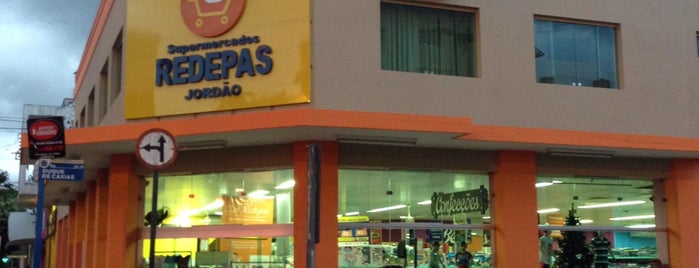 Supermercados Redepas Jordão is one of Tempat yang Disukai Bruno.