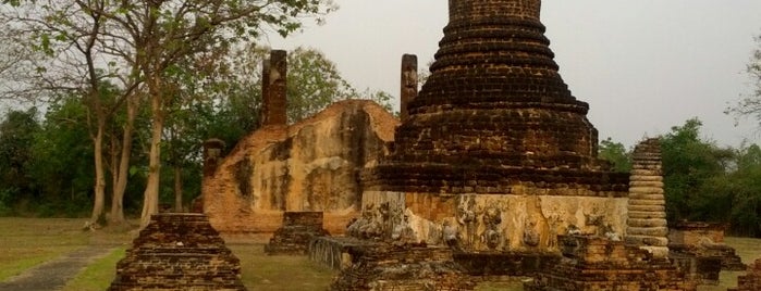Wat Chedi Si Hong is one of Sukhothai Historical Park.