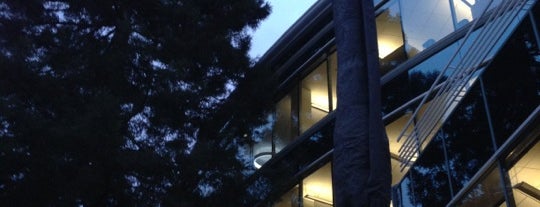 HP Sunnyvale - Building 2 is one of สถานที่ที่ Craig ถูกใจ.