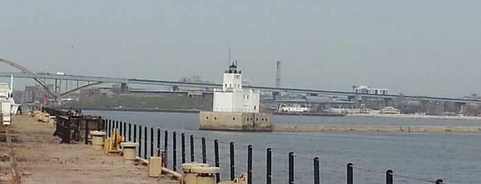 Milwaukee Breakwater Lighthouse is one of Midwest Road Trip.