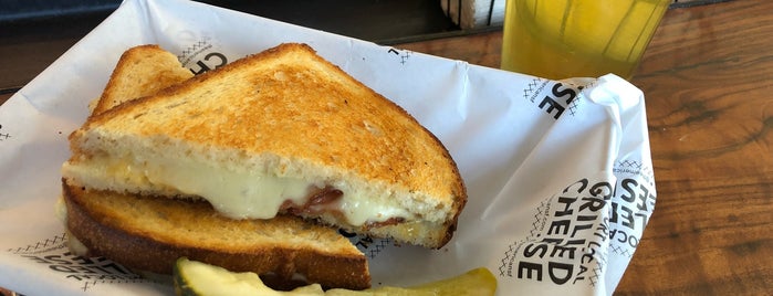 The American Grilled Cheese Kitchen is one of Locais curtidos por Amir.