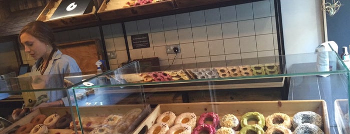 Crosstown Doughnuts & Coffee is one of What's New?.