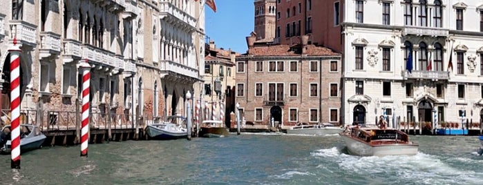 Gondolier Dei Venice is one of Venedig.