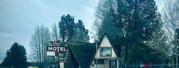Holiday Village Motel is one of Neon/Signs Oregon.