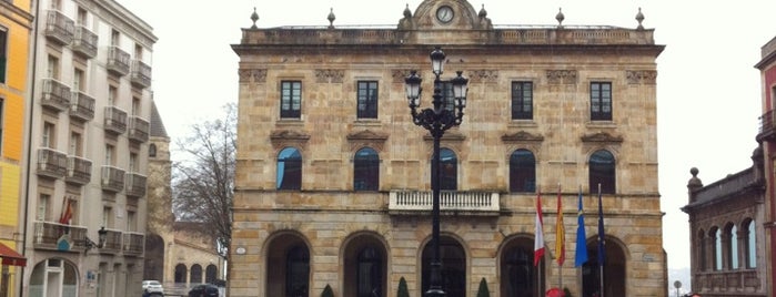 Plaza Mayor is one of Principado de Asturias.