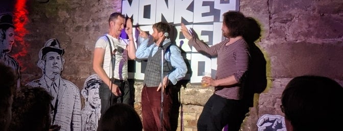 Monkey Barrel Comedy is one of Orte, die Dave gefallen.
