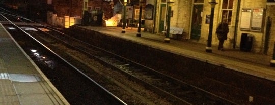 Knaresborough Railway Station (KNA) is one of Lieux qui ont plu à Maggie.