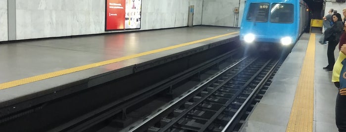 MetrôRio - Estação Carioca is one of Meus transportes.