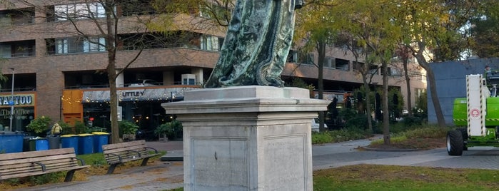 Standbeeld Erasmus (Hendrick de Keyser) is one of Rotterdam Centrum 🇳🇬.