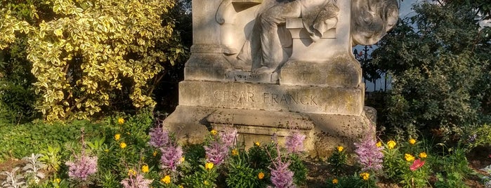 Square Samuel Rousseau is one of Paris da Clau.