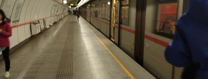 U Stubentor is one of Wien U-Bahnhöfe.