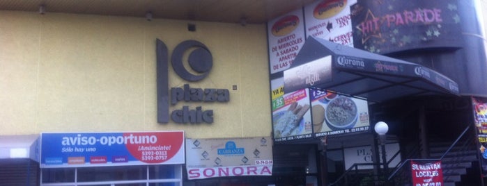 Plaza Chic is one of Locais curtidos por Zyanya.