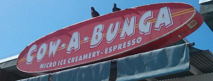 Cow-A-Bunga Ice Cream & Coffee is one of Lugares favoritos de Christopher.
