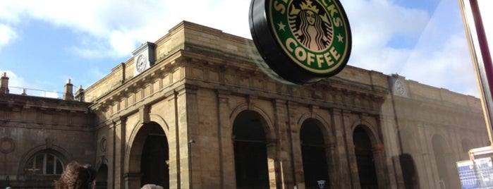 Starbucks is one of Orte, die Sandro gefallen.