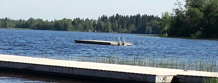Oinasjärven uimaranta is one of Vakkarit.