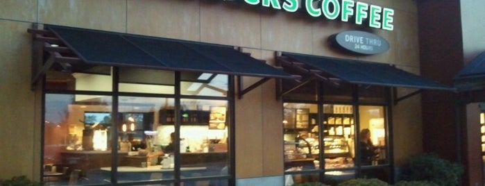 Starbucks is one of Locais curtidos por JENNIFER.