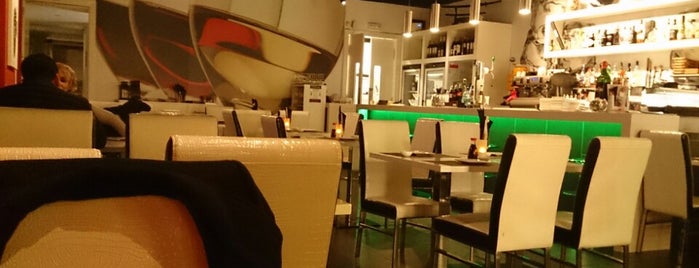 Mooi Sushi Lounge is one of สถานที่ที่บันทึกไว้ของ Pepa.