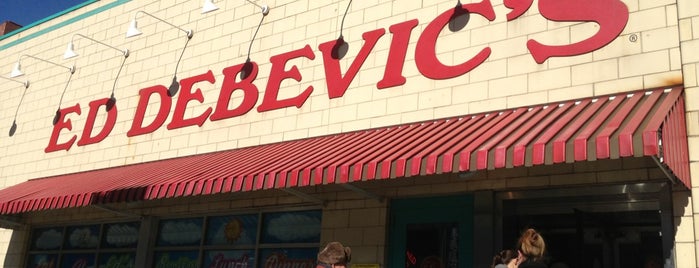 Ed Debevic's is one of Nikki's Saved Places.