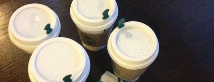 Starbucks is one of Renéさんのお気に入りスポット.
