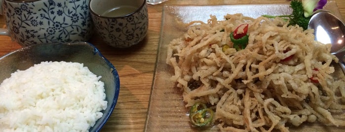 Gong De Lin is one of Lugares favoritos de Jun.