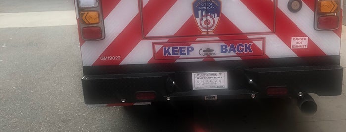 FDNY EMS Bronx Tactical Response Group is one of Jason'un Beğendiği Mekanlar.