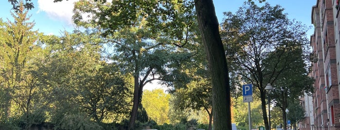 Schillerpark is one of Berlin parks.