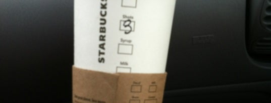 Starbucks is one of Lieux qui ont plu à Mike.