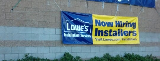 Lowe's is one of Lugares favoritos de Artemio Silva Jr /.