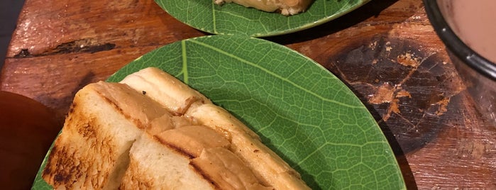 Roti Gempol is one of Bandung's foods.