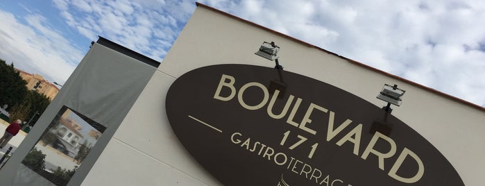 Boulevard 171 is one of Lieux qui ont plu à Natia.