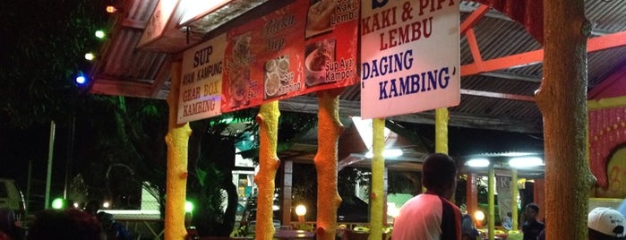 Zam Seafood Tomyam is one of Tempat yang Disukai ꌅꁲꉣꂑꌚꁴꁲ꒒.