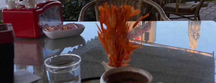 Cafe de'Mola is one of Bursa.
