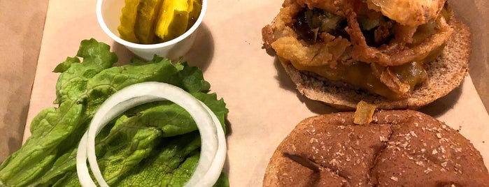 Twisted Root Burger Co. is one of Places to go.
