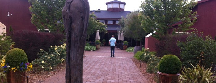 De Loach Winery & Vineyards is one of Napa / Sonoma Wineries I've been to.