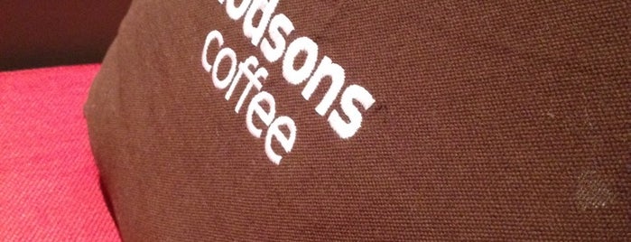 Hudsons Coffee is one of Jeffさんのお気に入りスポット.