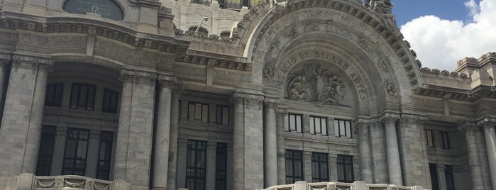 Palacio de Bellas Artes is one of Liliana 님이 좋아한 장소.