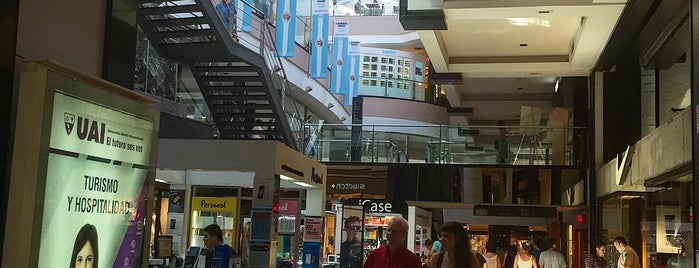 Recoleta Urban Mall is one of สถานที่ที่ Liliana ถูกใจ.