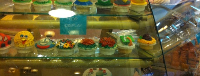 Ruthy's Bakery & Café is one of Lugares favoritos de Kimmie.
